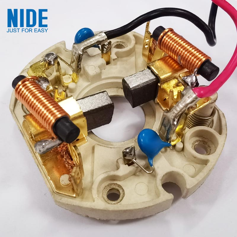 Como as escovas de carbono melhoram o desempenho e a longevidade do motor
